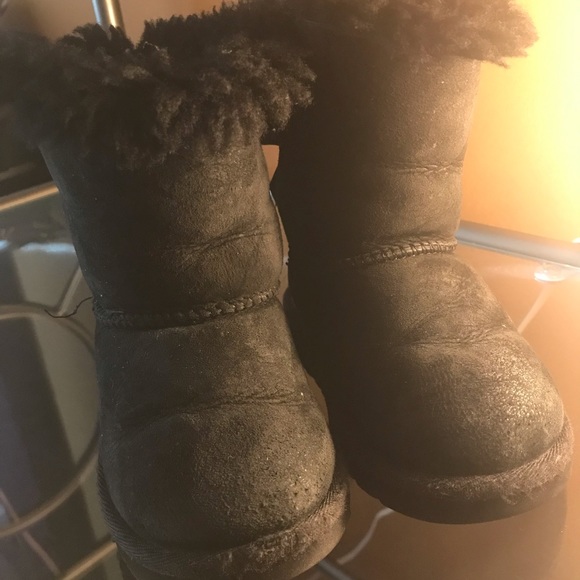 Little girl black ugg boots - Picture 4 of 6